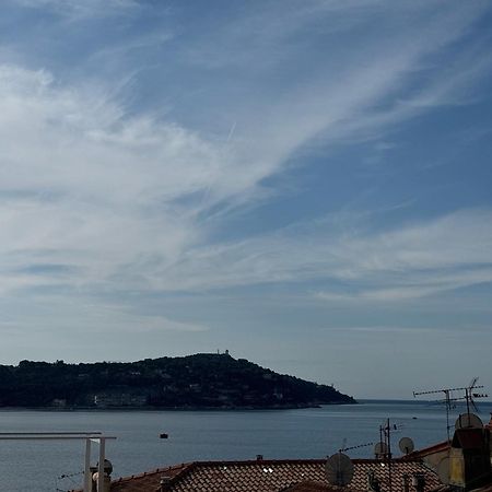 The Seaside Serenity - Calm & Charming Bay View Flat - Heart Of Villefranche Exterior foto